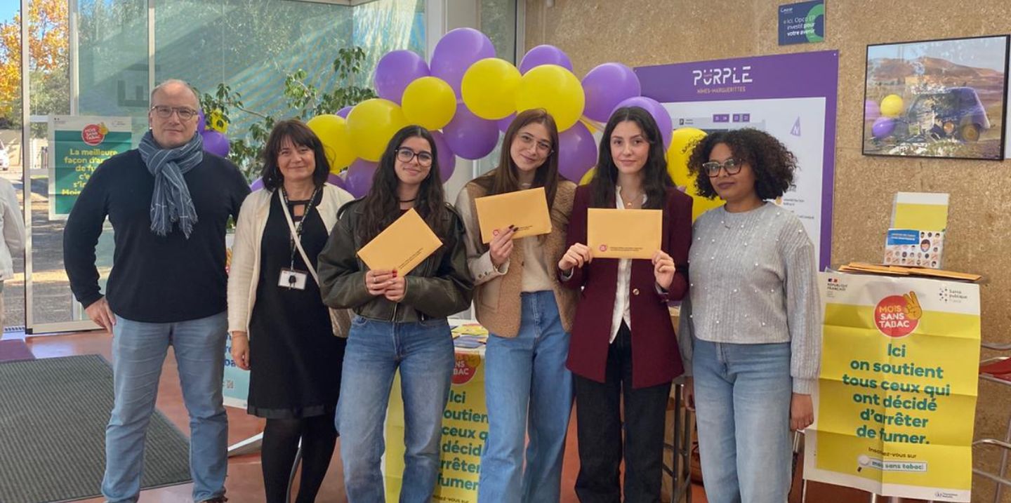 Dans le cadre du Mois Sans Tabac, notre campus a organisé hier une action de prévention dédiée à la lutte contre le tabagisme. Dès l’entrée, les apprenants ont pu découvrir un stand d’information et d’accompagnement, spécialement installé pour l’occasion. Au programme de cette matinée : Distribution de kits d’information et de soutien à l’arrêt du tabac Test de souffle permettant de mesurer l'impact du tabagisme sur la respiration Une expérience marquante, qui a permis de sensibiliser de nombreux jeunes et de susciter de véritables prises de conscience. Nous tenons à adresser nos sincères remerciements à Isabelle Czezowski de MSP Carémeau, ainsi qu’à nos trois apprenties Deust 2 volontaires pour leur présence, leur énergie et leur engagement auprès de nos apprenants. Leur participation active a grandement contribué au succès de cette initiative. 📅 Prochain rendez-vous : vendredi 28 novembre Une nouvelle action sera proposée afin de poursuivre cette dynamique collective en faveur d'une vie plus saine et sans tabac. Ensemble, continuons à promouvoir des habitudes de vie positives et à accompagner nos jeunes vers un avenir en meilleure santé.